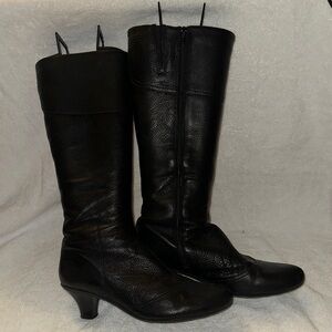 Like New - La Canadienne Boots Size 11